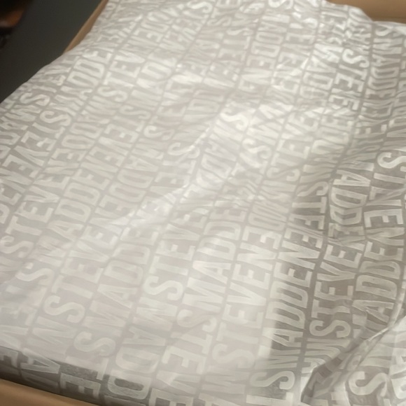 Selling brand new Steve Madden - Picture 6 of 7